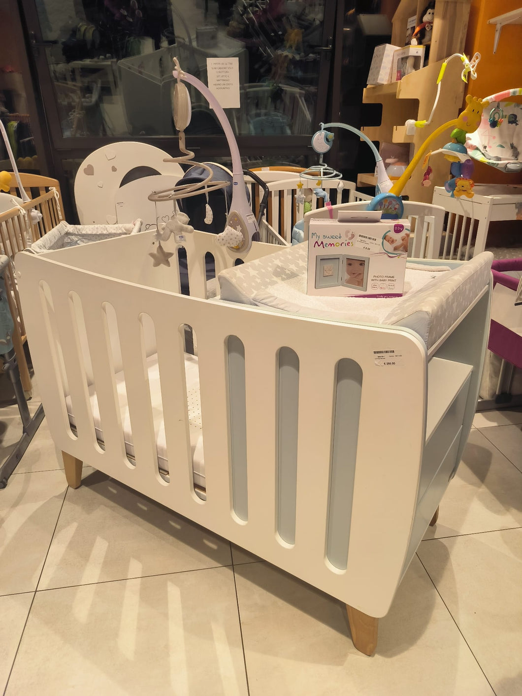 Lettino Micuna Bianco con Fasciatoio Trasformabile (non si effettua spedizione)