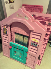 Carica l&#39;immagine nel visualizzatore di Gallery, Casetta Barbie
