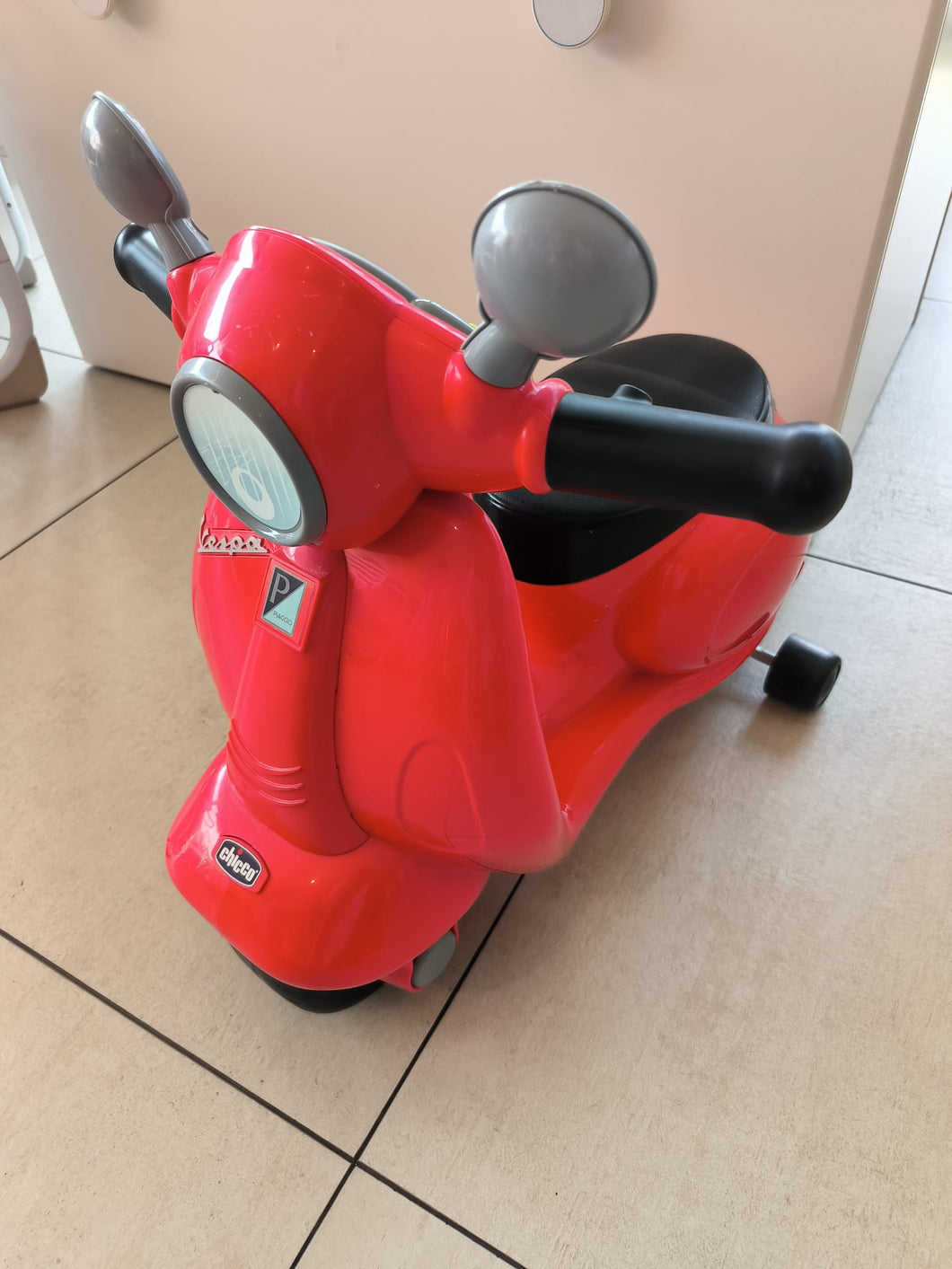 Vespa Cavalcabile con Luci e Suoni Chicco